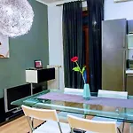 Yhome | Stylish Chic דירה *
